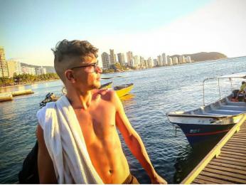 AaronCol — Livejasmin stream photo (Jul 2024)