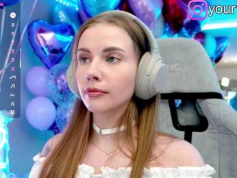 VikkiExtraCheese — Bongacams recorded stream image, 19.05.2025 17:50