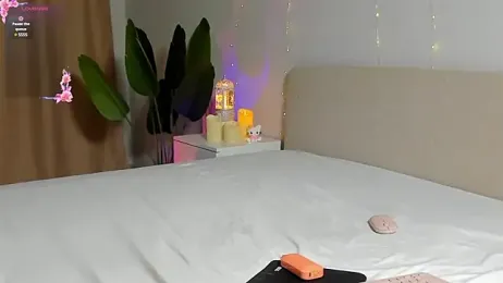 Emmanuelleee — Stripchat recorded stream image, 20.05.2025 08:10