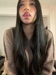 aly_golden_ — Stripchat recorded stream image, 22.05.2025 05:40