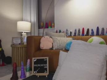 taylor_love_303 — Chaturbate recorded stream image, 22.05.2025 10:20