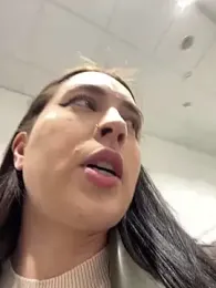 Holly_Play — Stripchat recorded stream image, 22.05.2025 11:00
