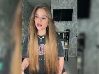 SweetyMia — Bongacams recorded stream screenshot (23 May 2025)