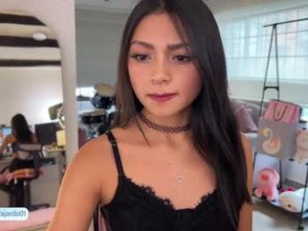 sweet_littleee — Chaturbate recorded stream image, 23.05.2025 17:50