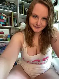 GingerSnap33 — Stripchat recorded stream image, 25.05.2025 16:30
