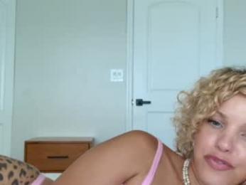 theislandgirl — Chaturbate recorded stream image, 27.05.2025 15:40