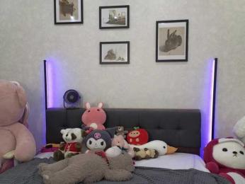 dolly-ll — Bongacams recorded stream image, 28.05.2025 13:20