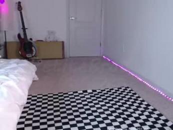 petitebrat — Chaturbate recorded stream image, 28.05.2025 11:40