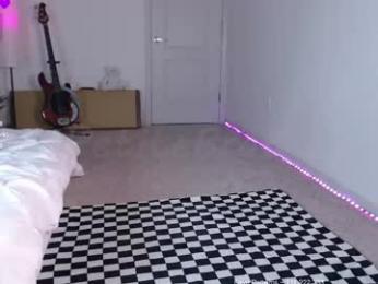 petitebrat — Chaturbate recorded stream image, 28.05.2025 11:40