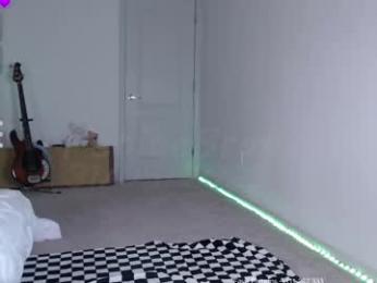 petitebrat — Chaturbate recorded stream image, 31.05.2025 17:20
