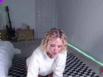 petitebrat — Chaturbate recorded stream image, 31.05.2025 17:20