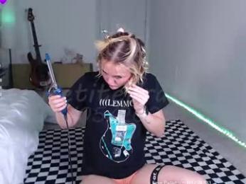 petitebrat — Chaturbate recorded stream image, 31.05.2025 17:20