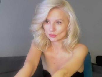 -Molly- — Bongacams recorded stream image, 03.06.2025 18:20