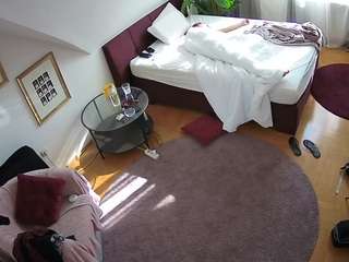 voyeurcam-julmodels-whitebed-4 — Camsoda recorded stream image, 02.06.2025 18:10