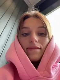 -AngelAri- — Stripchat recorded stream image, 06.06.2025 09:20