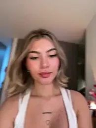 Your_Honeey — Stripchat recorded stream image, 10.02.2025 00:00
