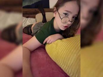 LittleDelora — Bongacams recorded stream screenshot (09 Jun 2025)
