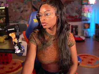 lovenzia — Camsoda recorded stream image, 11.06.2025 02:40