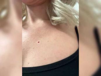 -Molly- — Bongacams recorded stream image, 10.02.2025 12:00