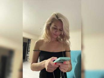 -Molly- — Bongacams recorded stream image, 10.02.2025 12:00
