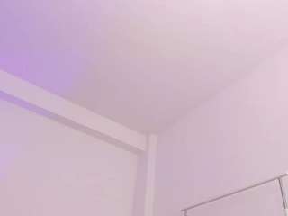 sarasaenz2 — Camsoda recorded stream image, 12.06.2025 10:00