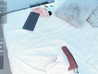 angie-roses — Camsoda recorded stream image, 13.06.2025 22:10