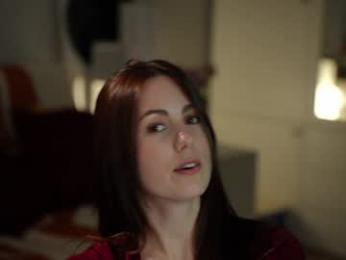 _blackbee_ — Chaturbate recorded stream image, 14.06.2025 10:30