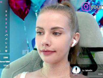 VikkiExtraCheese — Bongacams recorded stream image, 17.06.2025 21:10