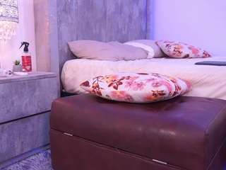 lara-giraldo — Camsoda recorded stream image, 18.06.2025 03:00