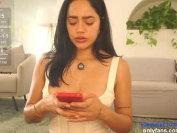 n_o_v_a — Chaturbate recorded stream image, 18.06.2025 07:40