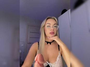 Mila-m — Bongacams recorded stream image, 18.06.2025 19:00