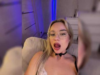 Mila-m — Bongacams recorded stream image, 18.06.2025 19:00