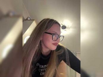 Cris_Mi — Bongacams recorded stream image, 19.06.2025 17:30