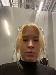 Cum_girlss — Stripchat recorded stream image, 21.06.2025 05:10
