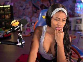 lovenzia — Camsoda recorded stream image, 22.06.2025 03:20