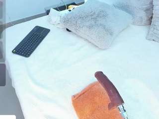 angie-roses — Camsoda recorded stream image, 25.06.2025 21:30