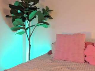 nicoleriveraa — Camsoda recorded stream image, 28.06.2025 13:00