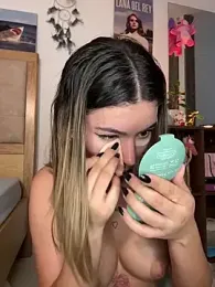Your_Honeey — Stripchat recorded stream image, 30.06.2025 06:30