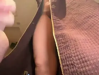 21yuri27 — Stripchat recorded stream image, 30.06.2025 17:10