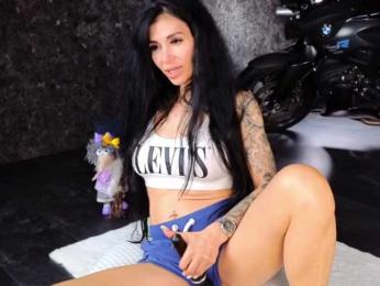 -BABAYAGA- — Bongacams recorded stream image, 04.07.2025 01:00