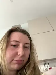 curvyflawless — Stripchat recorded stream screenshot (04 Jul 2025)