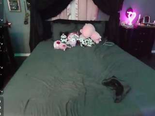 sallylynn — Camsoda recorded stream screenshot (12 Feb 2025)