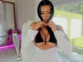 diamondt33n — Camsoda recorded stream image, 07.07.2025 06:10