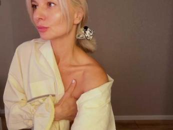-Molly- — Bongacams recorded stream image, 13.07.2025 05:20