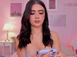 little-natt — Camsoda recorded stream image, 12.02.2025 12:30