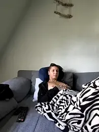 Izy_cute_ — Stripchat recorded stream image, 16.07.2025 10:00