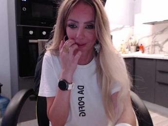 blondalina — Bongacams recorded stream image, 16.07.2025 08:20
