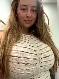 curvyflawless — Stripchat recorded stream screenshot (18 Jul 2025)