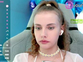VikkiExtraCheese — Bongacams recorded stream image, 19.07.2025 18:50