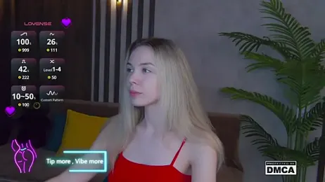 Holl1Would — Stripchat recorded stream screenshot (12 Feb 2025)